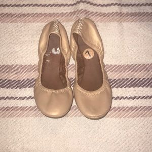 LUCKY BRAND! 🍀 gold flats!